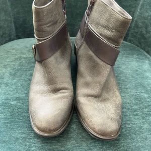 Vince Camuto 8 Moto Leather Ankle Booties Grey Buckles Romeo Boot shoes